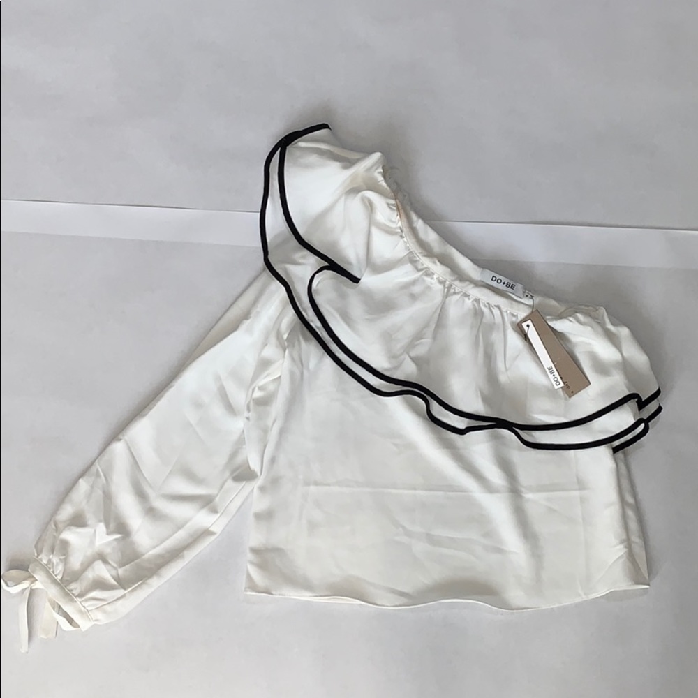 Do+Be • One Shoulder Ruffle Top